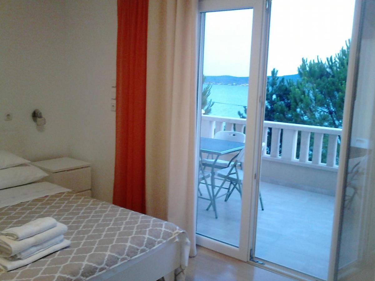 Apartmani Sruk Sukošan Exteriör bild