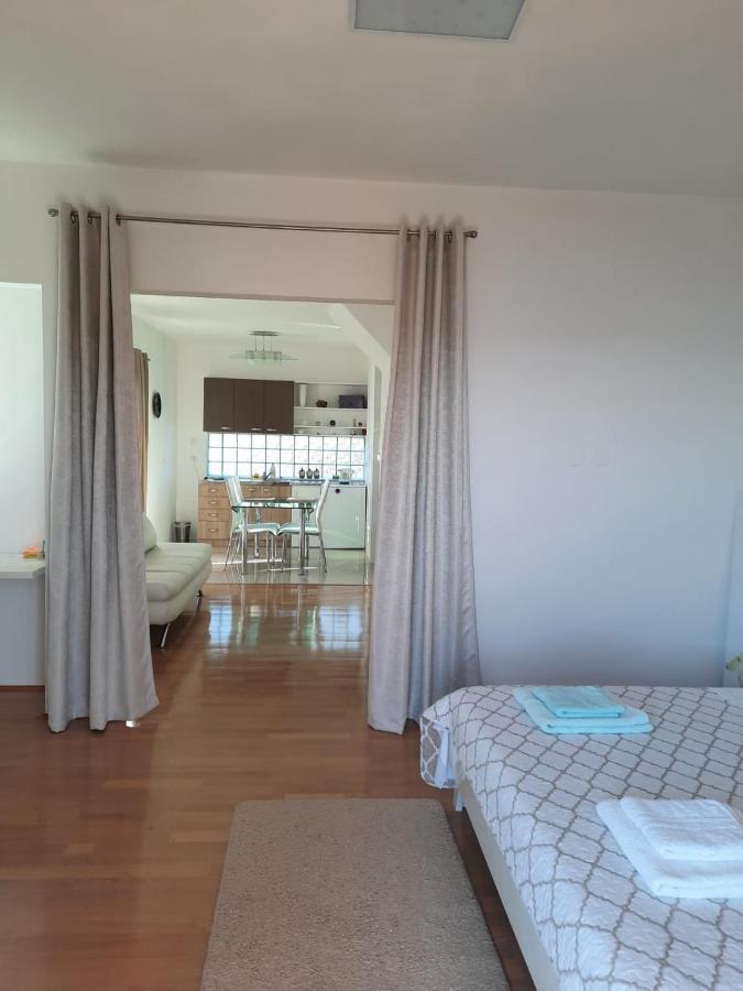 Apartmani Sruk Sukošan Exteriör bild