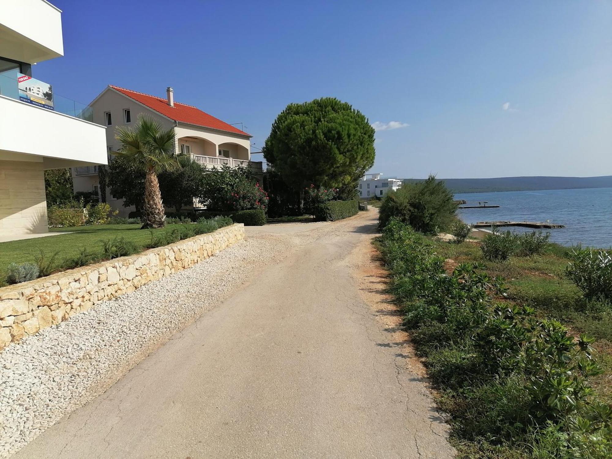 Apartmani Sruk Sukošan Exteriör bild